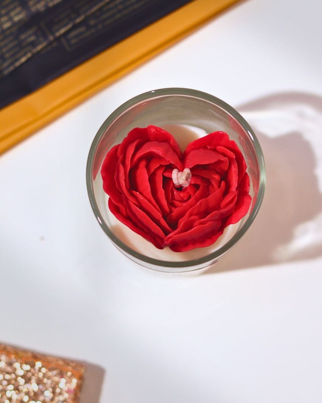 Bloom in Love - Scented Candle - Silky Zest