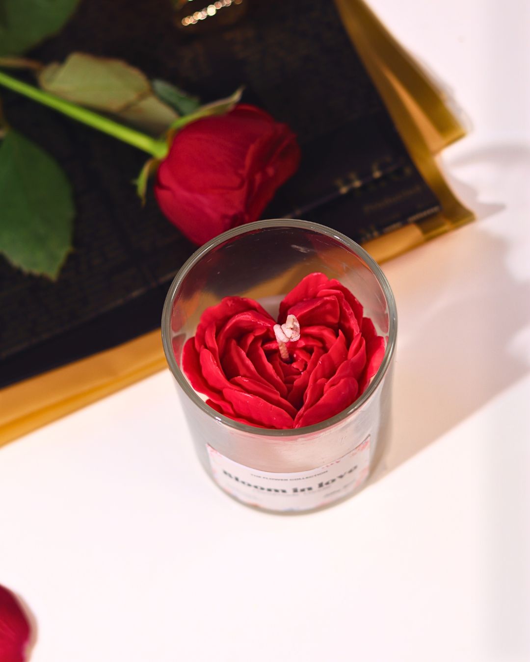 Bloom in Love - Scented Candle - Silky Zest
