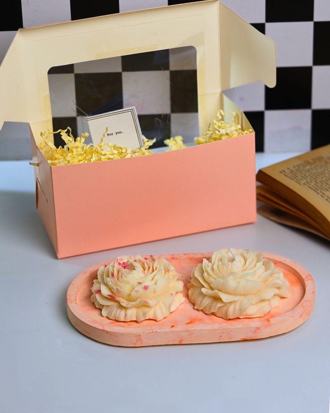 Eternal Bloom - Box of 2 Scented Candles - Silky Zest